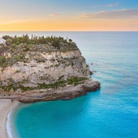 Sunset Beach Club Tropea โตรเปอา ภายนอก รูปภาพ